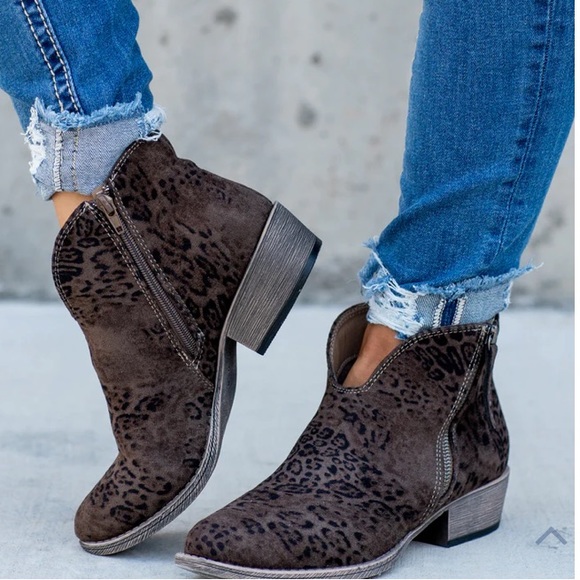 Very G Shoes - Very G Divine Faded Leopard Heeled Ankle Boot size 8.5